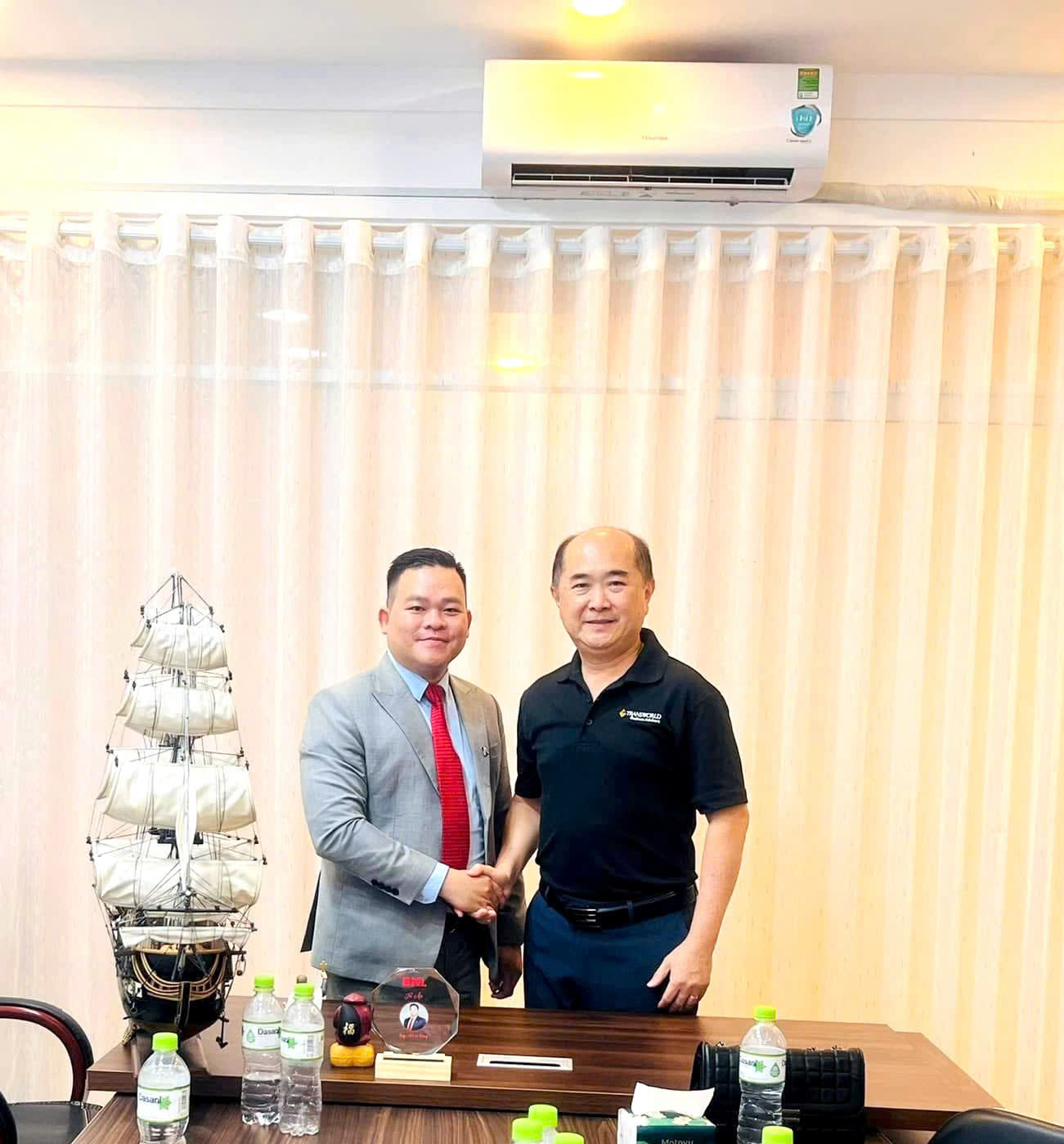 Bắt tay Chủ tịch BNI Việt Nam Hồ Quang Minh